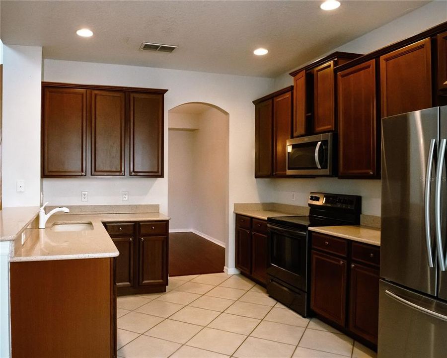 For Sale: $425,000 (3 beds, 3 baths, 2173 Square Feet)