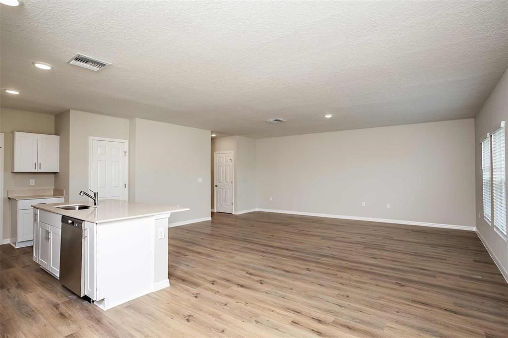 For Sale: $333,999 (4 beds, 2 baths, 2226 Square Feet)