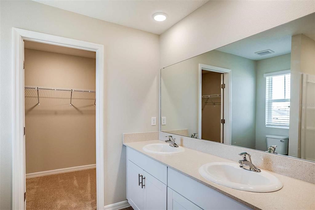 For Sale: $333,999 (4 beds, 2 baths, 2226 Square Feet)