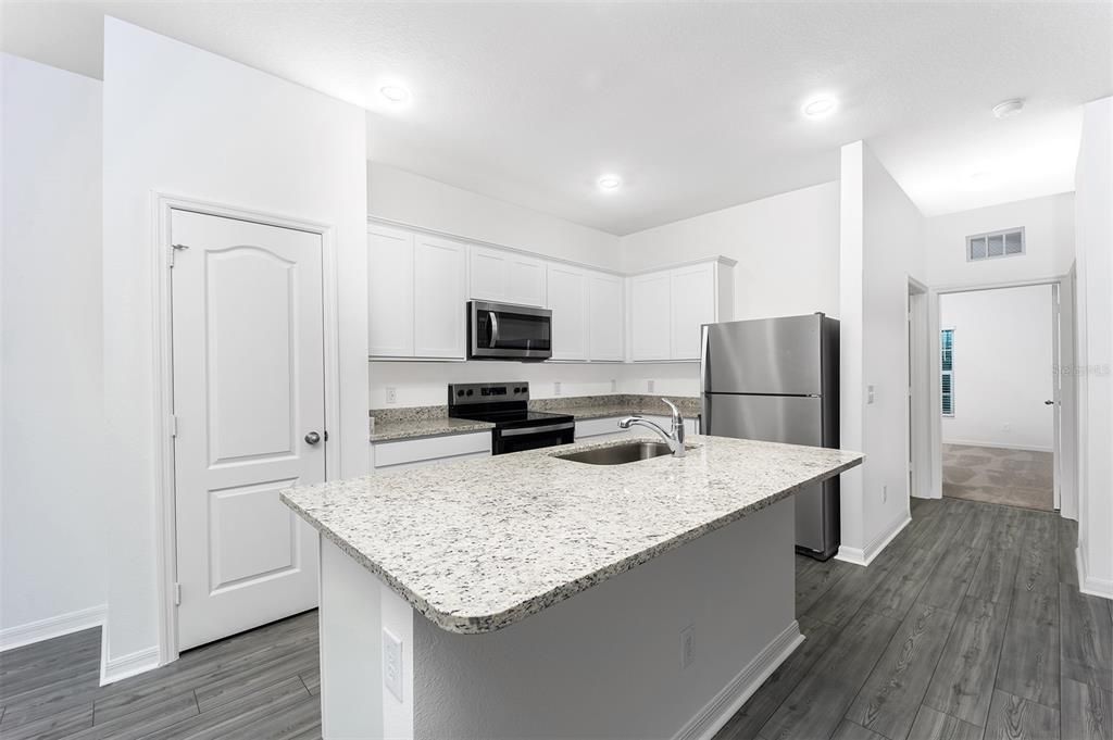 待售: $338,900 (3 贝兹, 2 浴室, 1613 平方英尺)