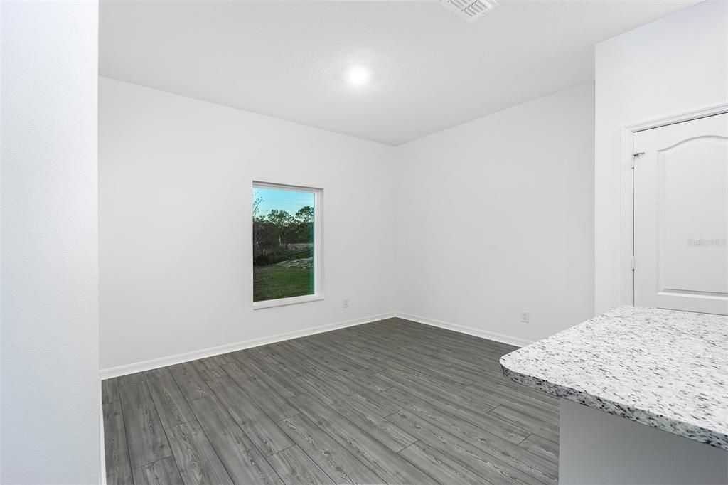 待售: $338,900 (3 贝兹, 2 浴室, 1613 平方英尺)