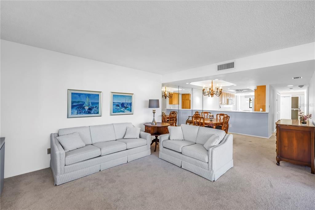 Active With Contract: $875,000 (2 beds, 2 baths, 1361 Square Feet)