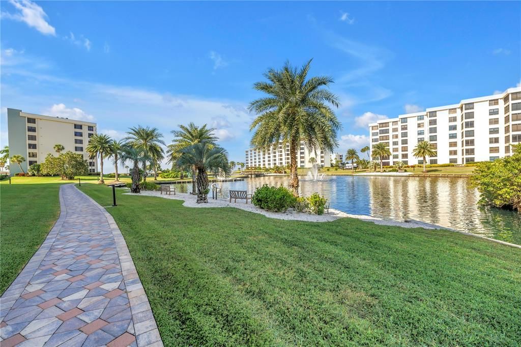 Active With Contract: $875,000 (2 beds, 2 baths, 1361 Square Feet)