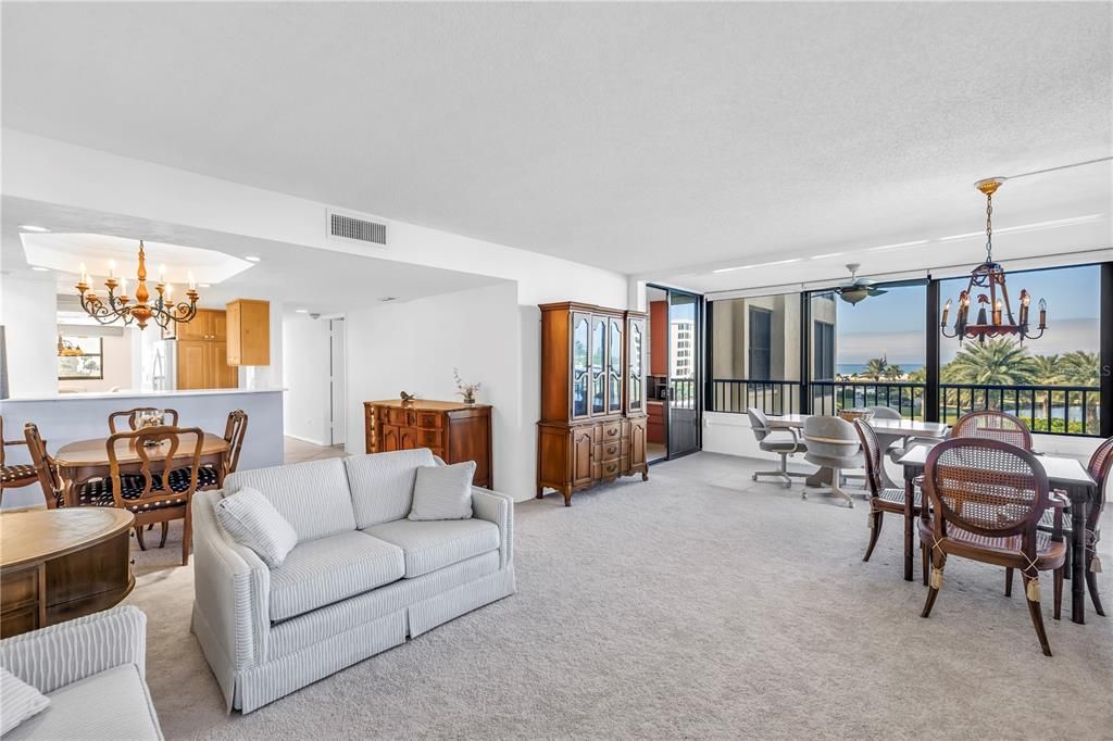 Active With Contract: $875,000 (2 beds, 2 baths, 1361 Square Feet)