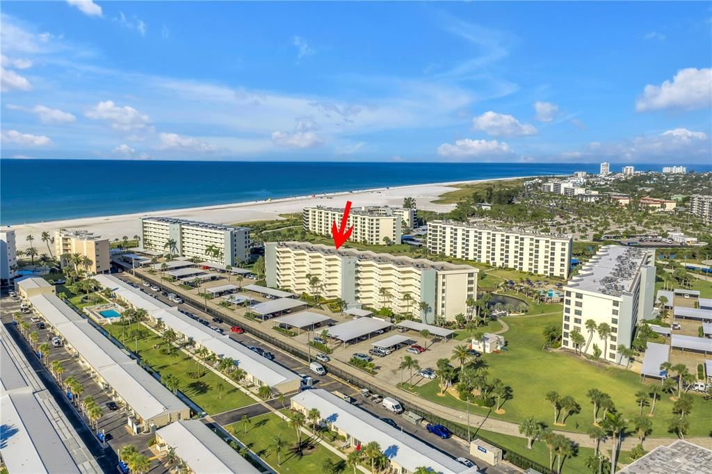 Active With Contract: $875,000 (2 beds, 2 baths, 1361 Square Feet)