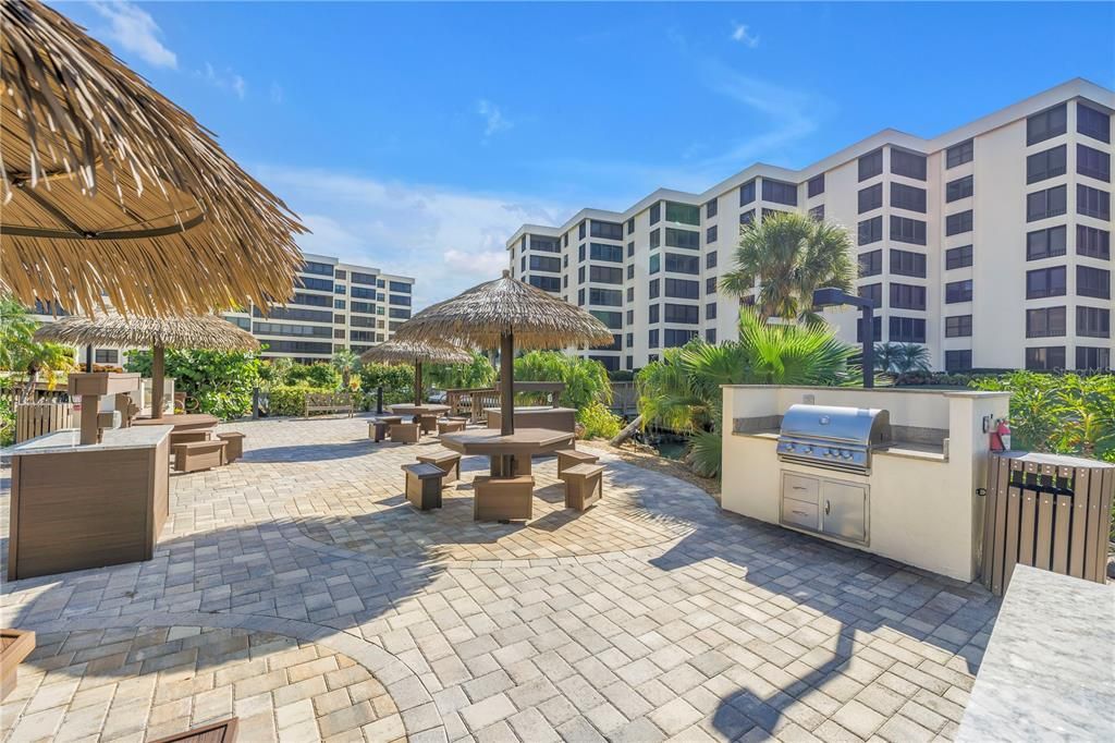 Active With Contract: $875,000 (2 beds, 2 baths, 1361 Square Feet)