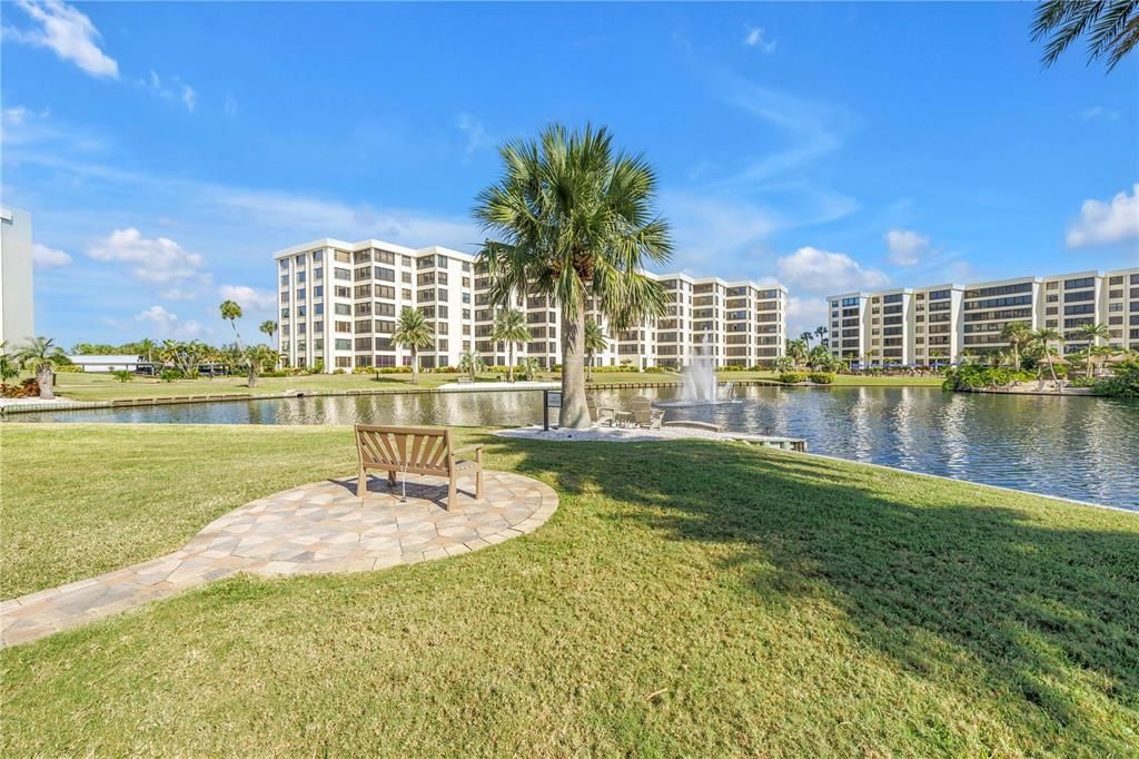 Active With Contract: $875,000 (2 beds, 2 baths, 1361 Square Feet)