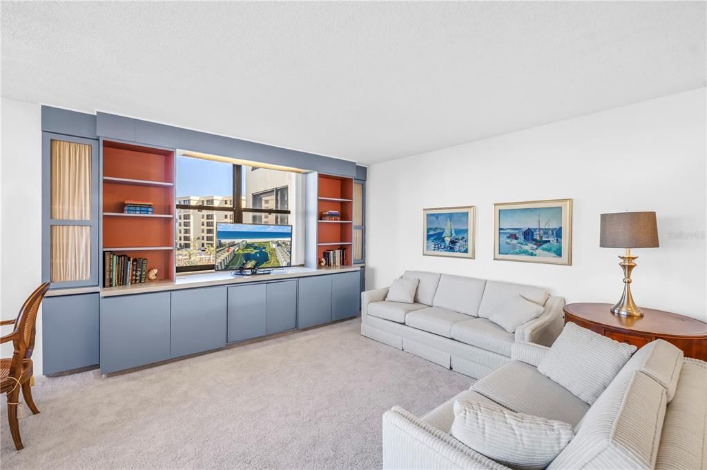 Active With Contract: $875,000 (2 beds, 2 baths, 1361 Square Feet)