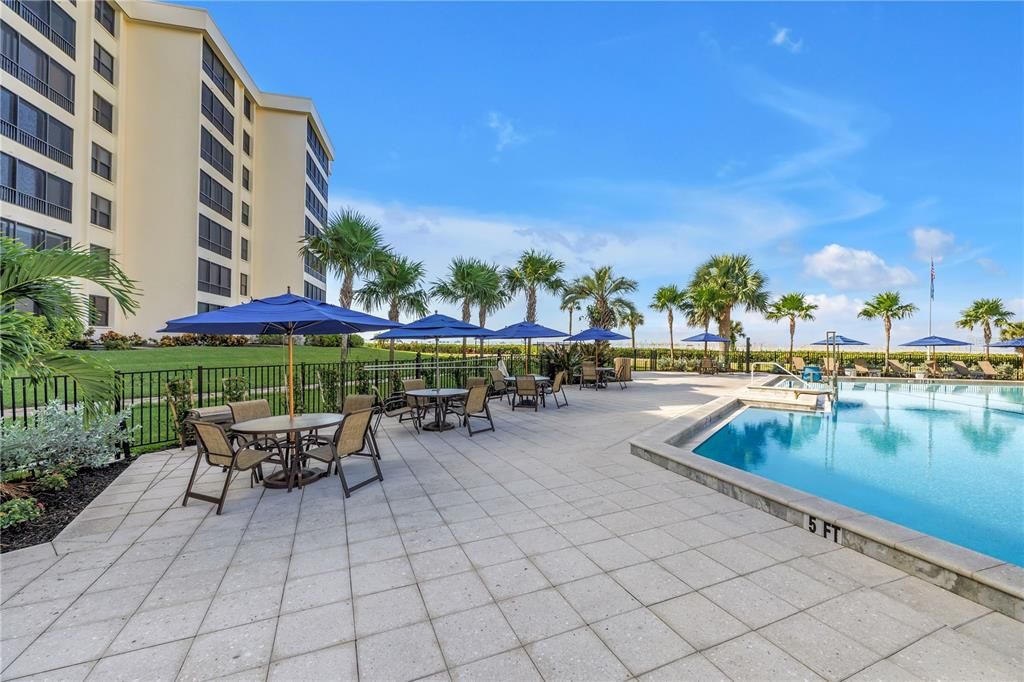 Active With Contract: $875,000 (2 beds, 2 baths, 1361 Square Feet)