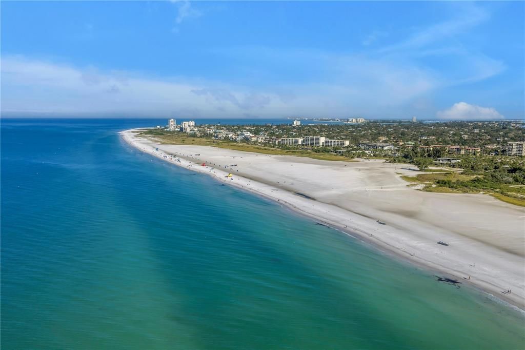 Active With Contract: $875,000 (2 beds, 2 baths, 1361 Square Feet)