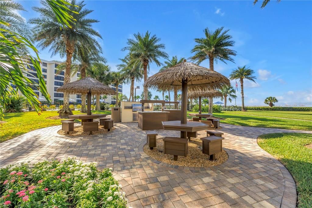 Active With Contract: $875,000 (2 beds, 2 baths, 1361 Square Feet)