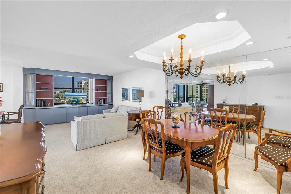 Active With Contract: $875,000 (2 beds, 2 baths, 1361 Square Feet)