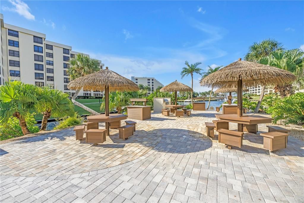 Active With Contract: $875,000 (2 beds, 2 baths, 1361 Square Feet)