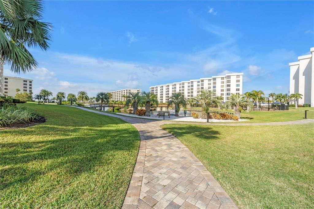 Active With Contract: $875,000 (2 beds, 2 baths, 1361 Square Feet)