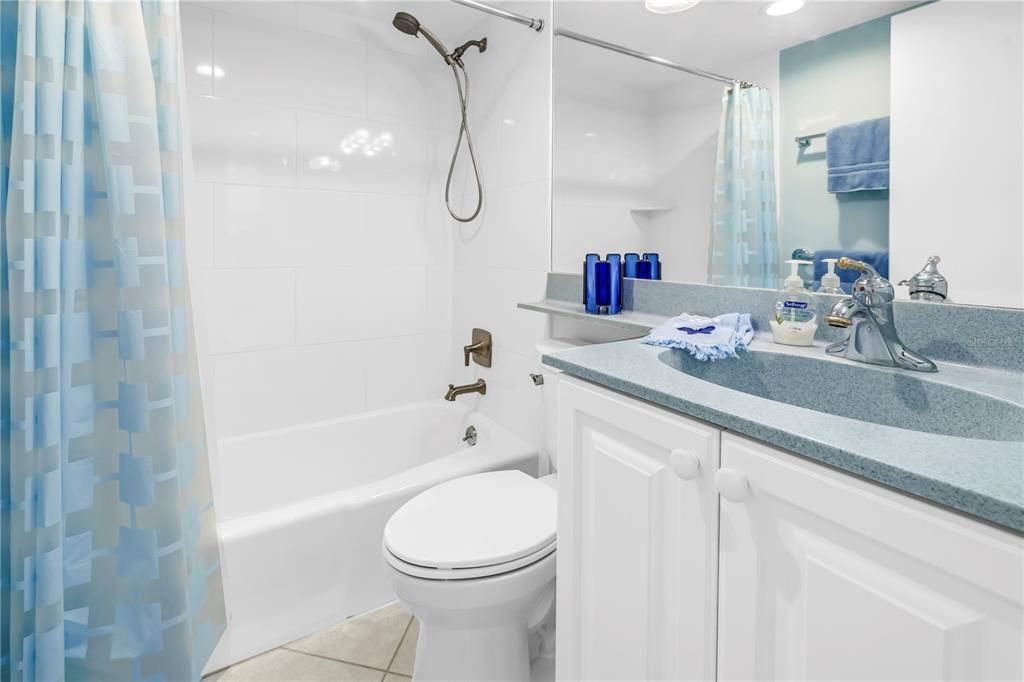 Active With Contract: $875,000 (2 beds, 2 baths, 1361 Square Feet)