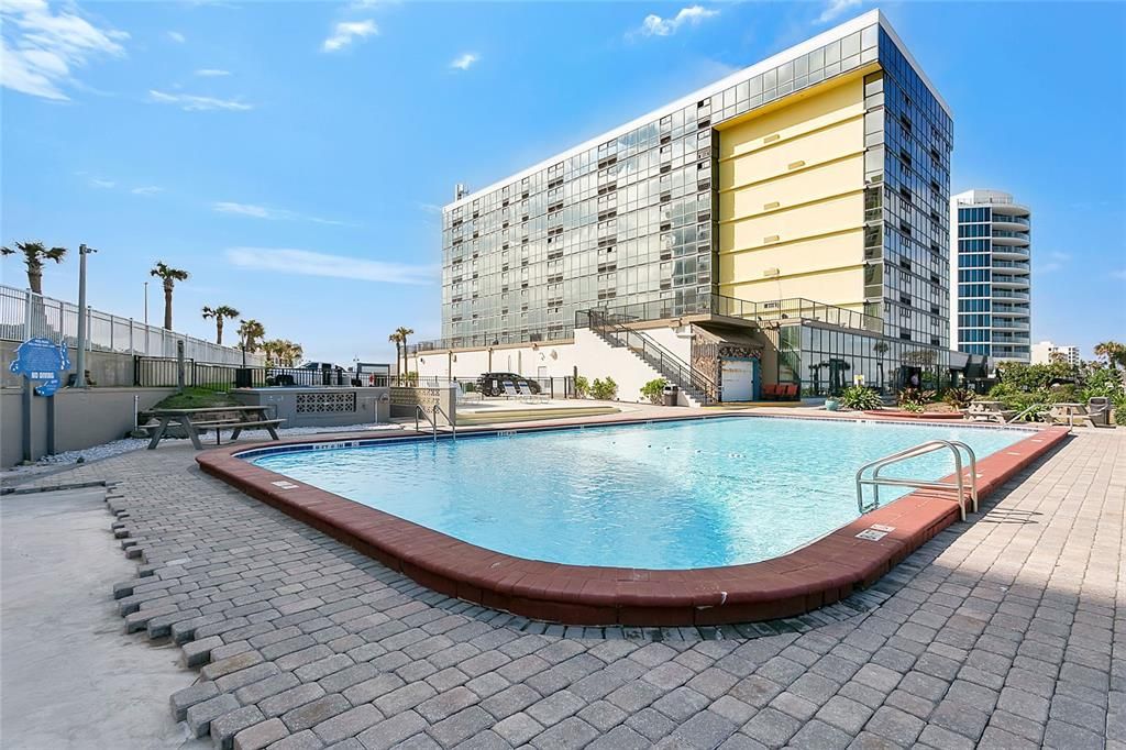 待售: $165,000 (1 贝兹, 1 浴室, 433 平方英尺)