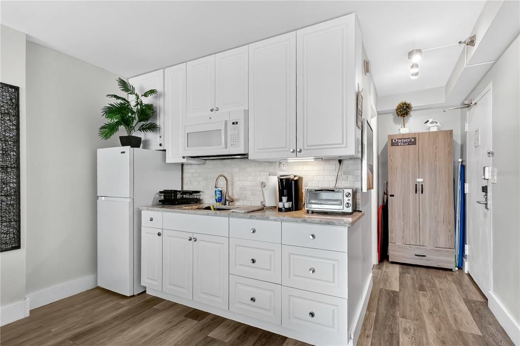 待售: $165,000 (1 贝兹, 1 浴室, 433 平方英尺)