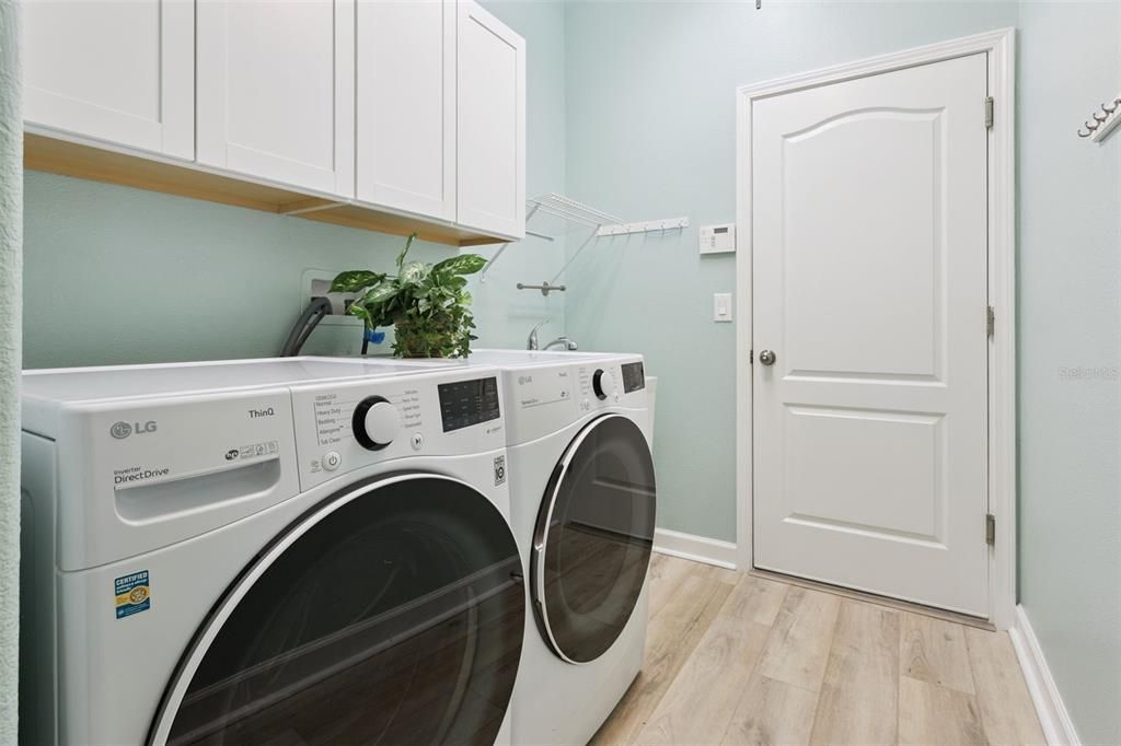 For Sale: $388,900 (4 beds, 3 baths, 2404 Square Feet)