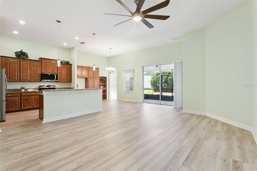 For Sale: $388,900 (4 beds, 3 baths, 2404 Square Feet)