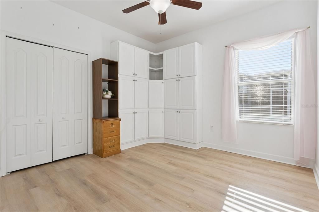 For Sale: $388,900 (4 beds, 3 baths, 2404 Square Feet)