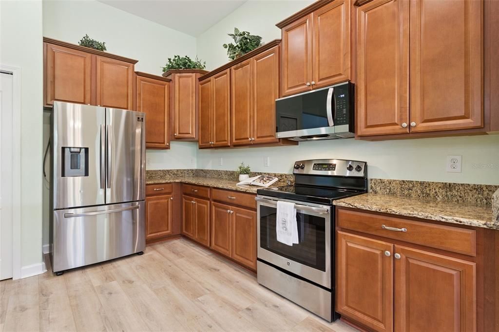 For Sale: $388,900 (4 beds, 3 baths, 2404 Square Feet)