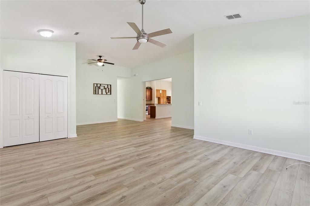 For Sale: $388,900 (4 beds, 3 baths, 2404 Square Feet)