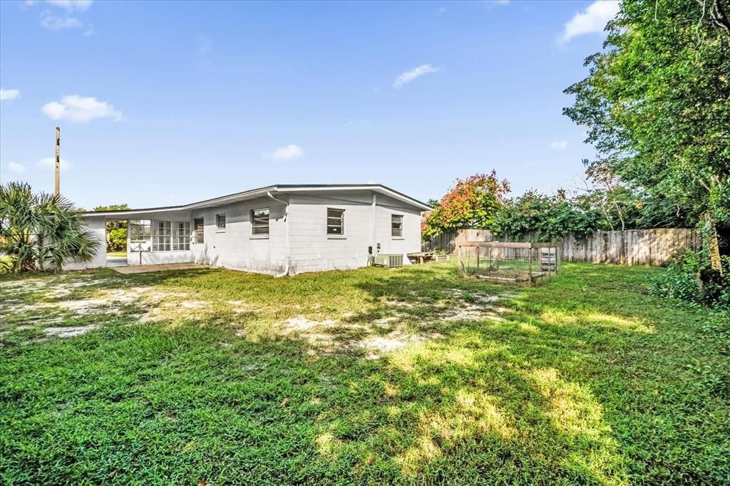 合同活跃: $219,000 (2 贝兹, 2 浴室, 1129 平方英尺)