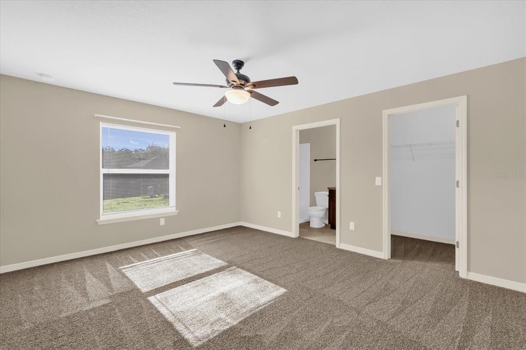 合同活跃: $239,000 (3 贝兹, 2 浴室, 1335 平方英尺)