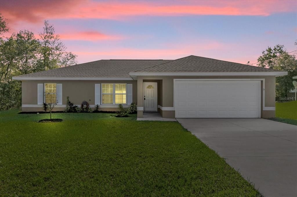 合同活跃: $239,000 (3 贝兹, 2 浴室, 1335 平方英尺)