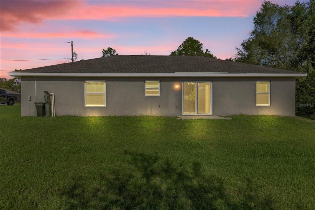 合同活跃: $239,000 (3 贝兹, 2 浴室, 1335 平方英尺)