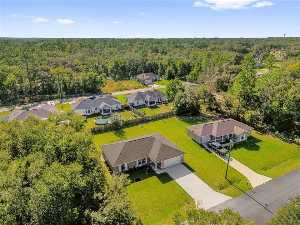 合同活跃: $239,000 (3 贝兹, 2 浴室, 1335 平方英尺)