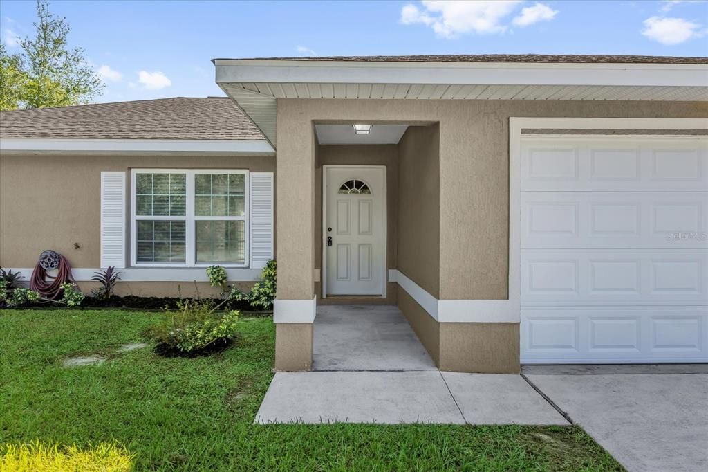 合同活跃: $239,000 (3 贝兹, 2 浴室, 1335 平方英尺)