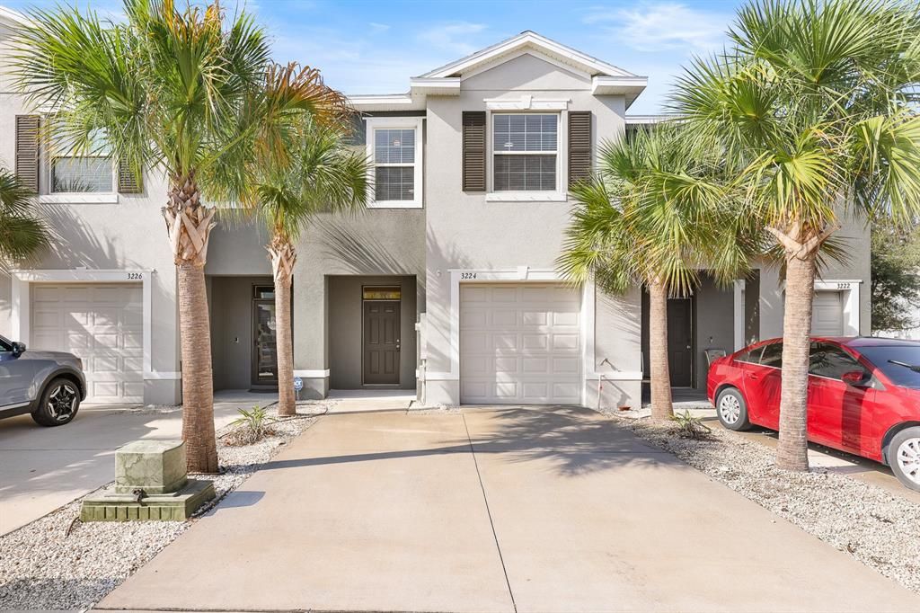 Recently Rented: $2,250 (3 beds, 2 baths, 1707 Square Feet)