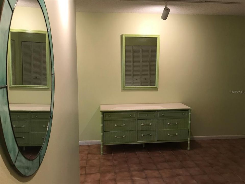 For Rent: $1,800 (2 beds, 2 baths, 1748 Square Feet)