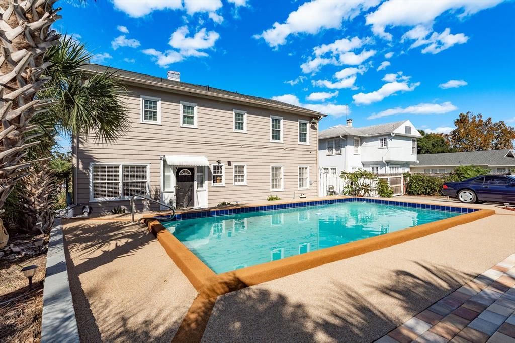 For Sale: $535,000 (7 beds, 6 baths, 3416 Square Feet)