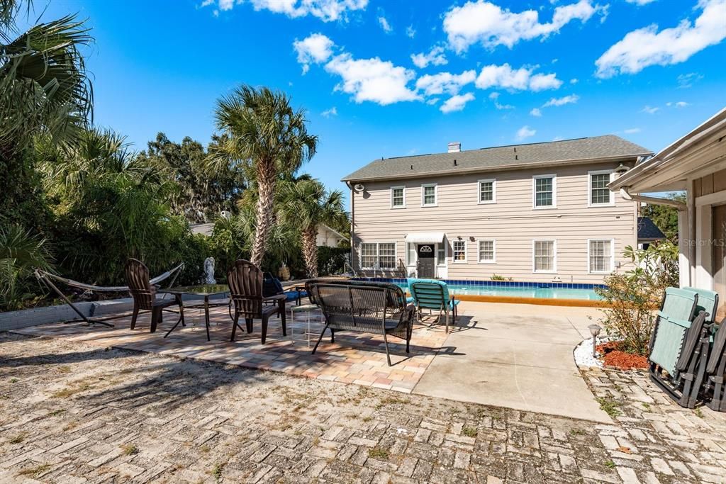 For Sale: $535,000 (7 beds, 6 baths, 3416 Square Feet)