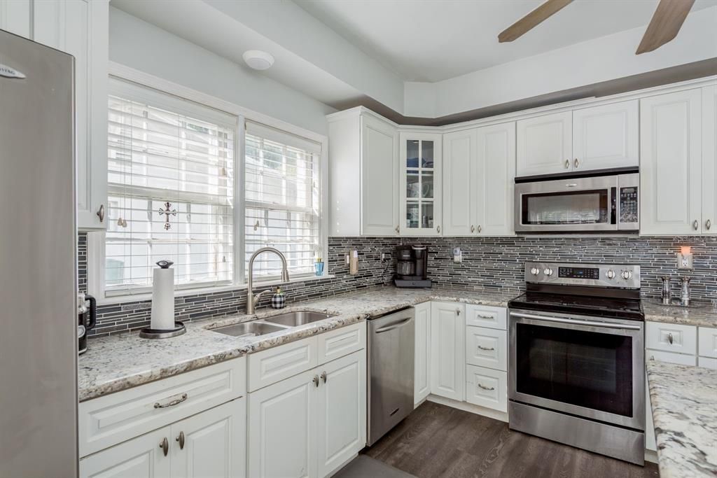 For Sale: $535,000 (7 beds, 6 baths, 3416 Square Feet)