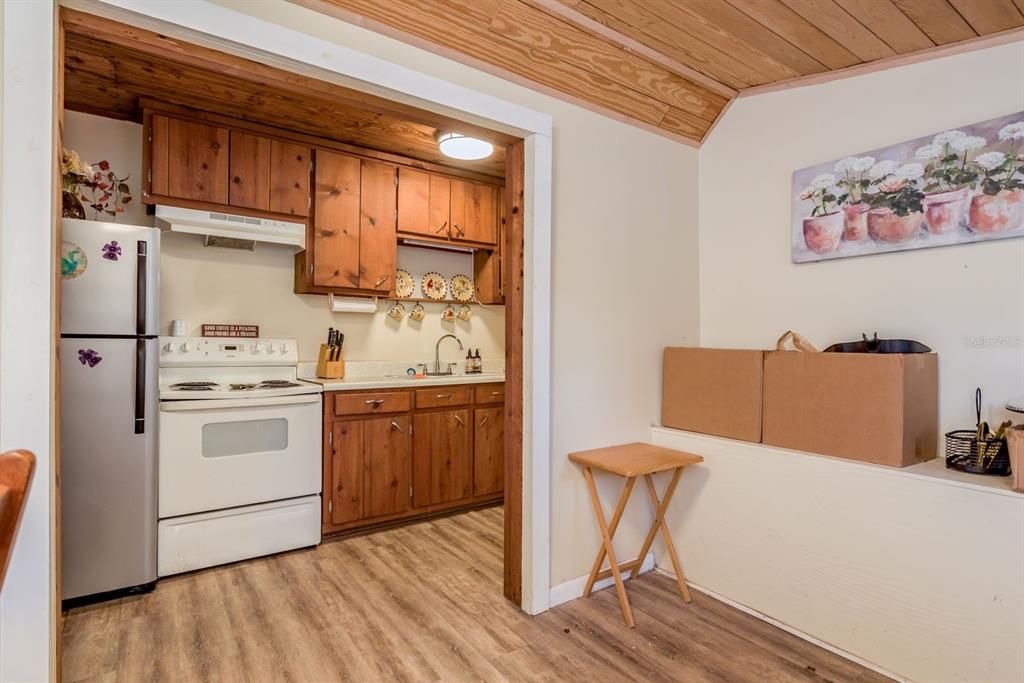 For Sale: $535,000 (7 beds, 6 baths, 3416 Square Feet)