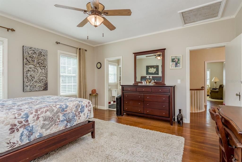 For Sale: $535,000 (7 beds, 6 baths, 3416 Square Feet)