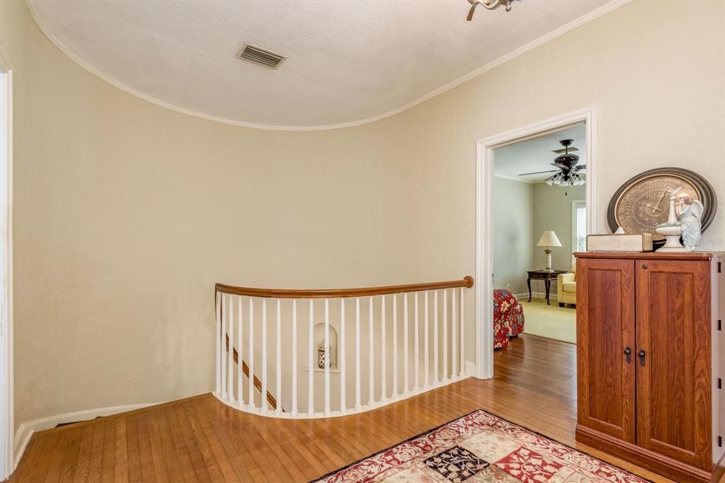 For Sale: $535,000 (7 beds, 6 baths, 3416 Square Feet)