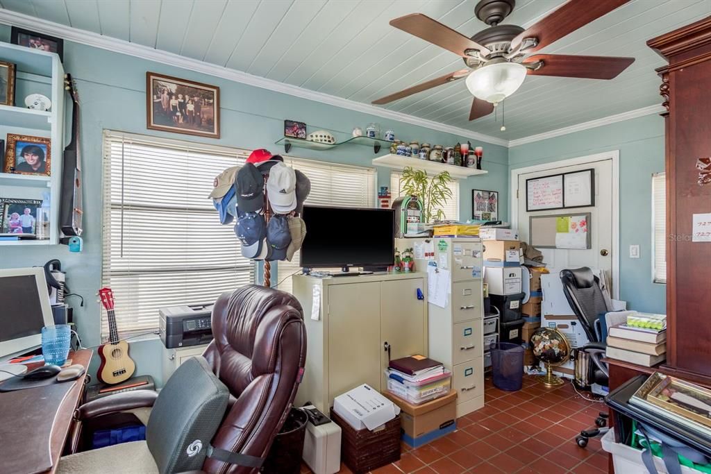 For Sale: $535,000 (7 beds, 6 baths, 3416 Square Feet)