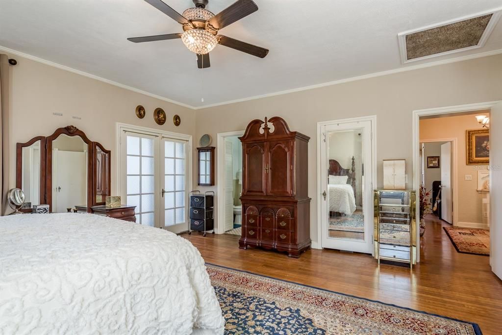 For Sale: $535,000 (7 beds, 6 baths, 3416 Square Feet)