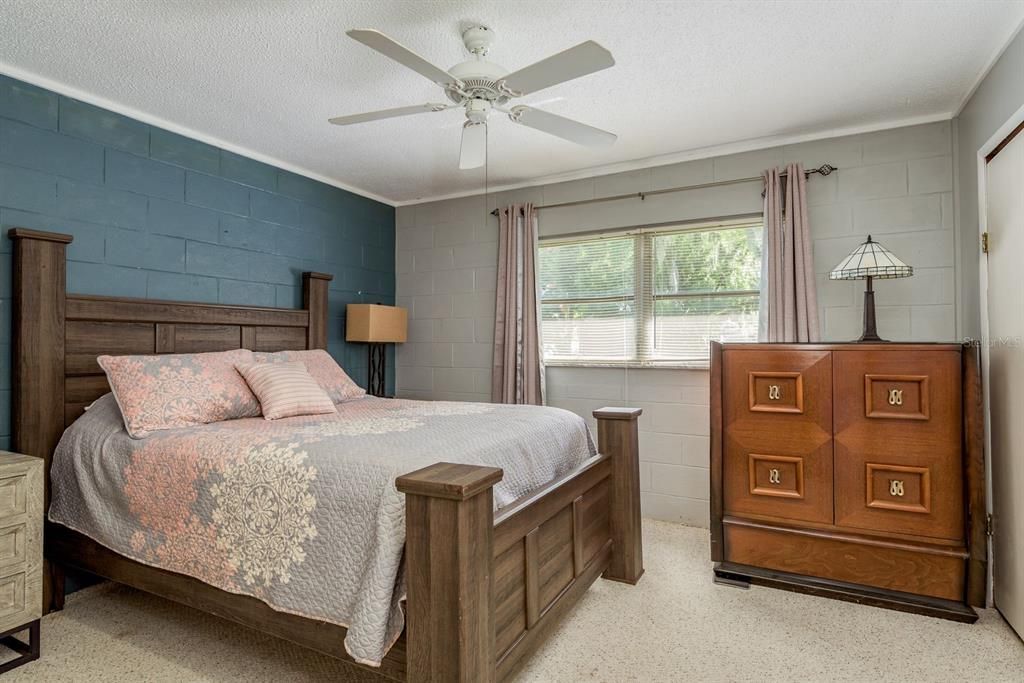 For Sale: $535,000 (7 beds, 6 baths, 3416 Square Feet)