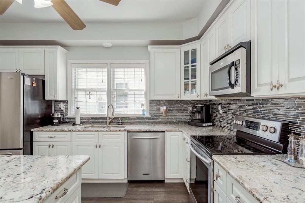 For Sale: $535,000 (7 beds, 6 baths, 3416 Square Feet)