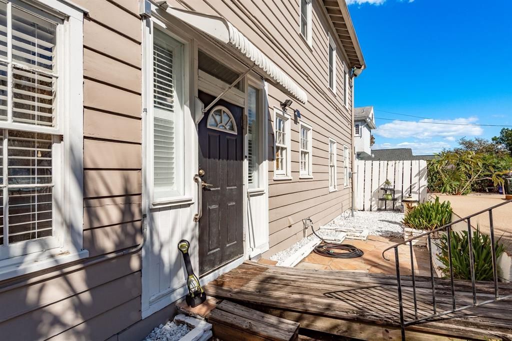 For Sale: $535,000 (7 beds, 6 baths, 3416 Square Feet)