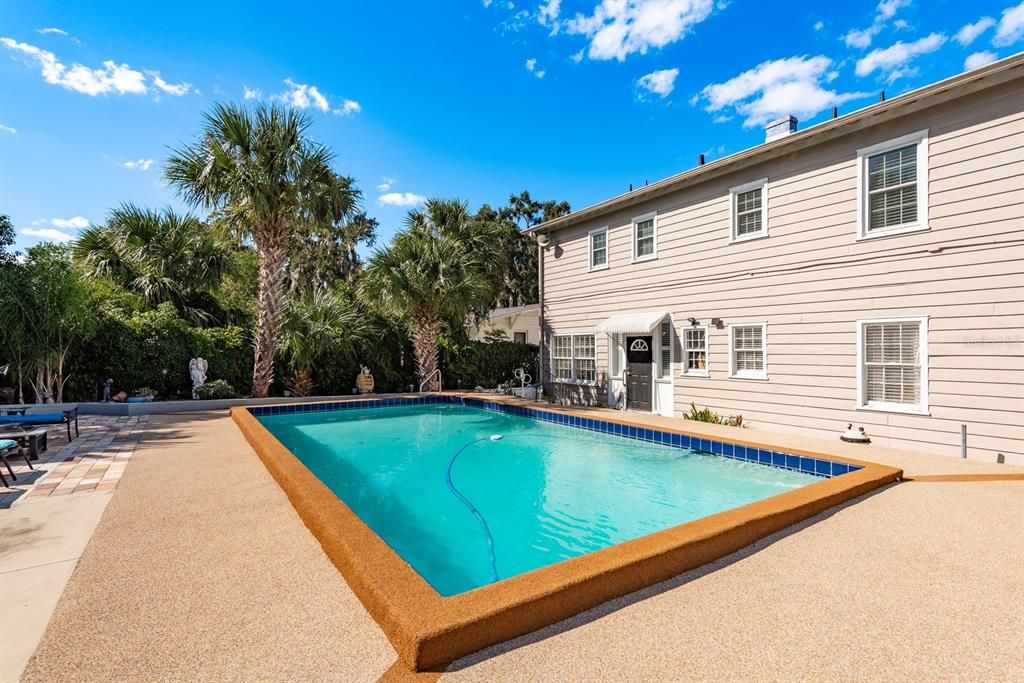 For Sale: $535,000 (7 beds, 6 baths, 3416 Square Feet)