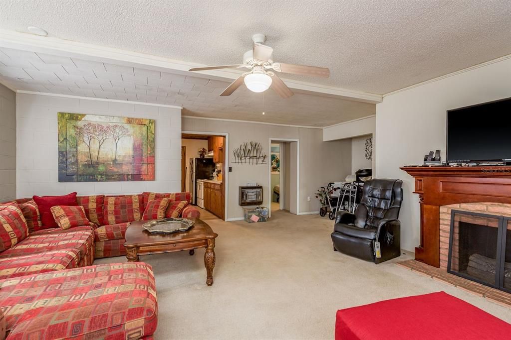 For Sale: $535,000 (7 beds, 6 baths, 3416 Square Feet)