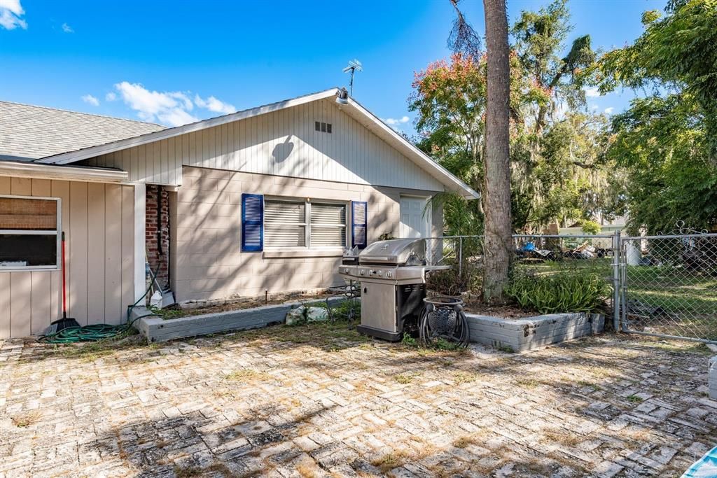 For Sale: $535,000 (7 beds, 6 baths, 3416 Square Feet)