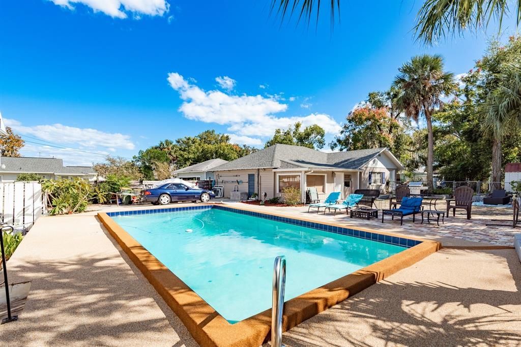 For Sale: $535,000 (7 beds, 6 baths, 3416 Square Feet)