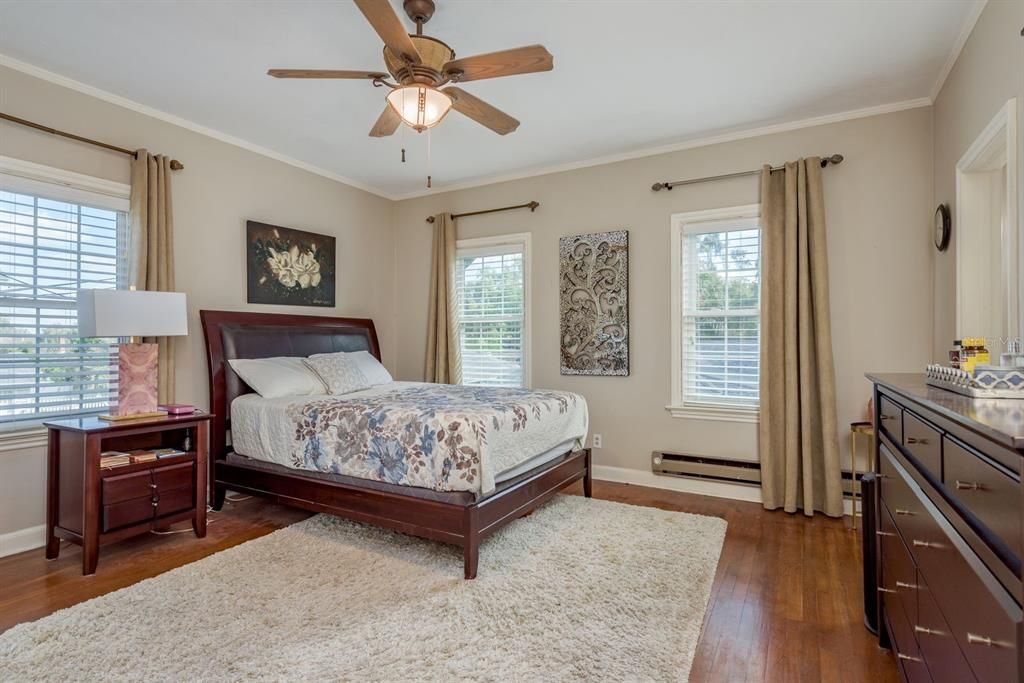 For Sale: $535,000 (7 beds, 6 baths, 3416 Square Feet)